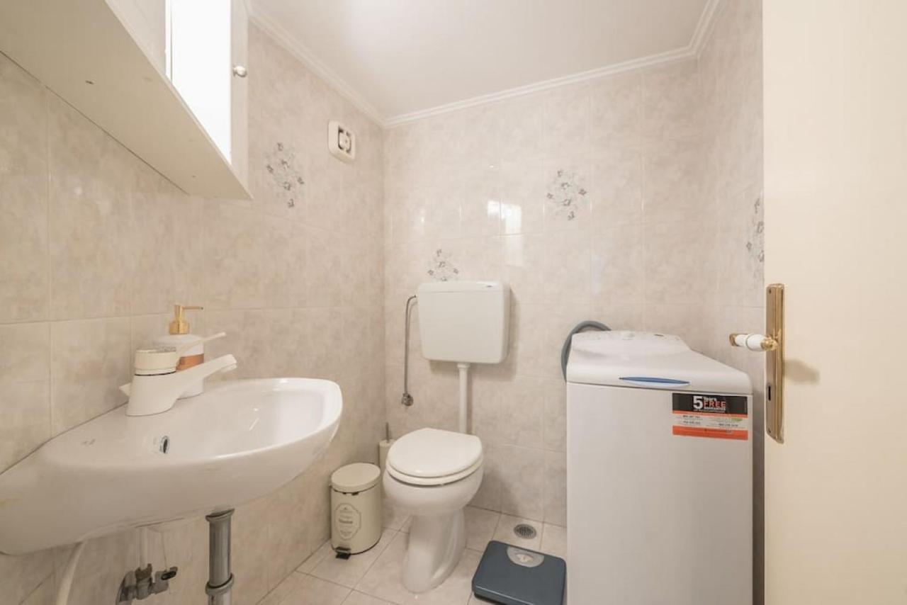 Central 3Br Apartment Next To Panormou Metro! Athens Ngoại thất bức ảnh